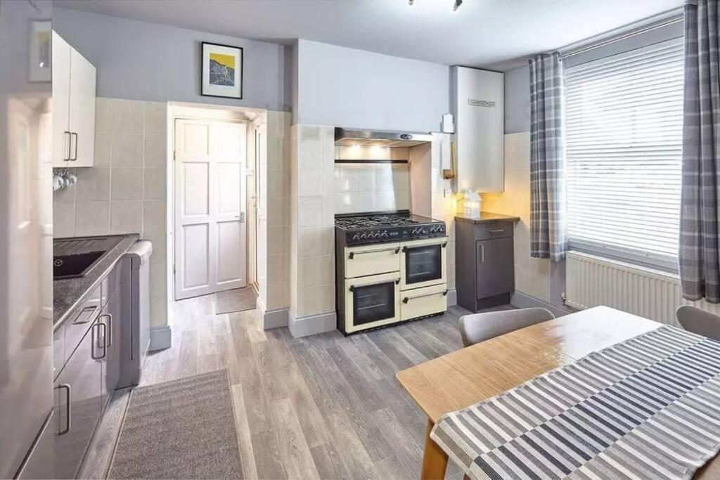 May House 3 Bedroomed House Whitby Eksteriør bilde